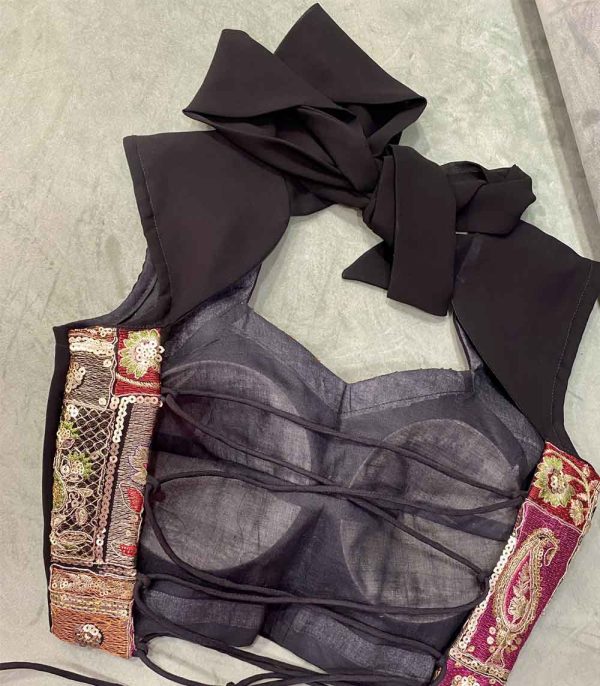 Black Vintage Sleeveless Gamthi Blouse - Image 2