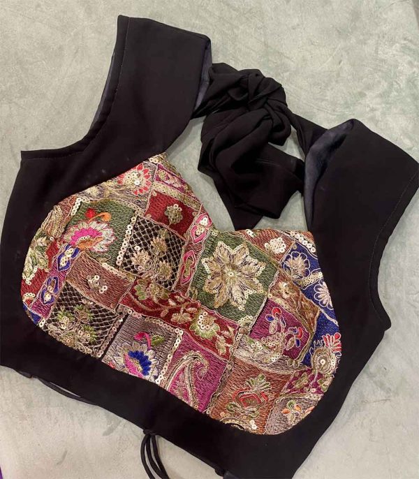 Black Vintage Sleeveless Gamthi Blouse
