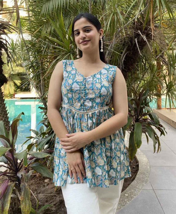 Teal Sleeveless Top